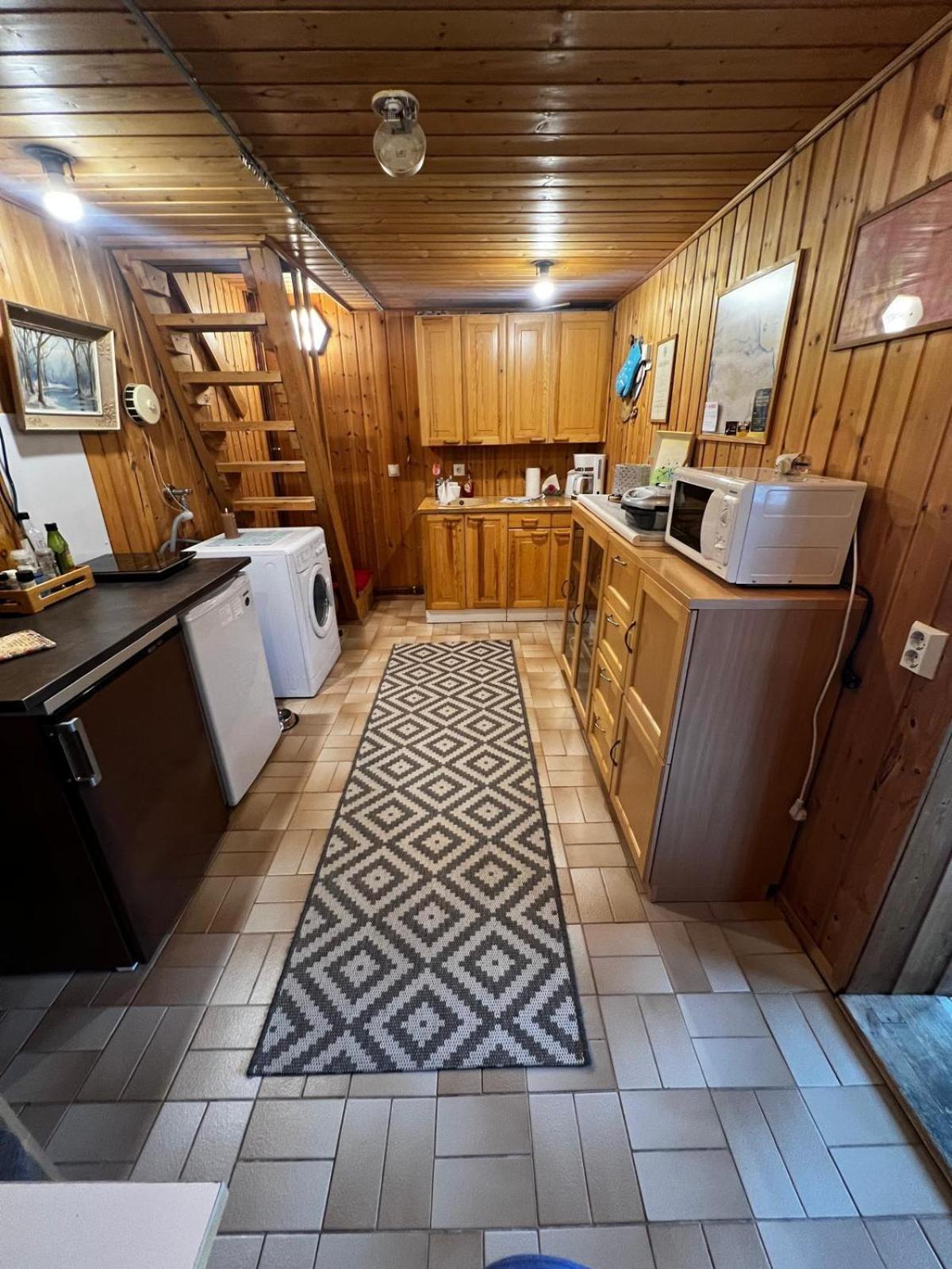 Adorable 1-Bedroom Cottage/Guesthouse In Kittilae Exterior foto