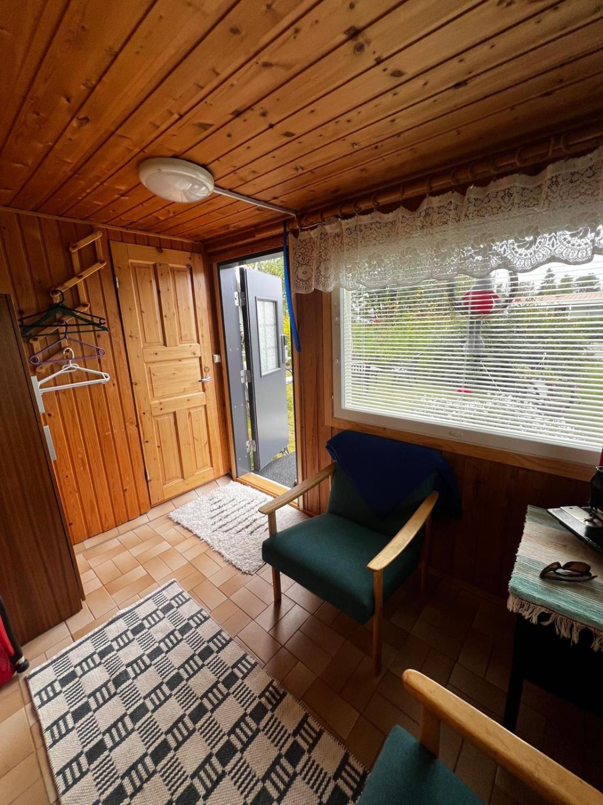 Adorable 1-Bedroom Cottage/Guesthouse In Kittilae Exterior foto